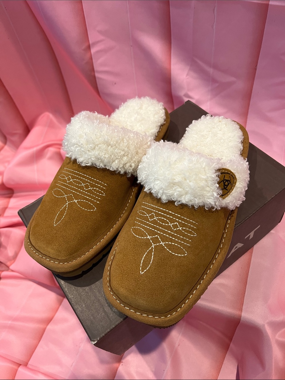 Ariat Chestnut Suede Shearling Clog Mules - Picture 5 of 6